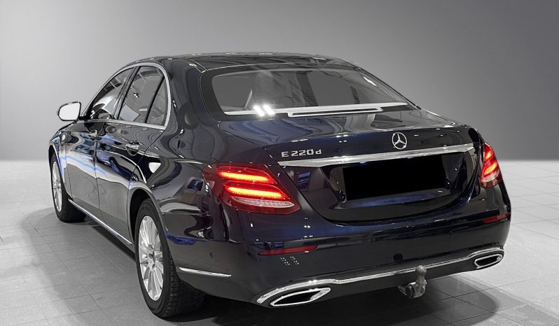 
								Mercedes-Benz Classe E E220d aut full									