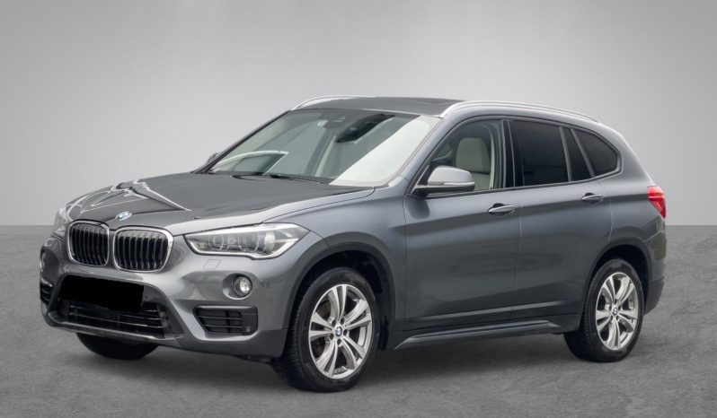 
								BMW X1 xDrive18d/Toiture Panorama/Santé/Accès/Ligne Sportive full									