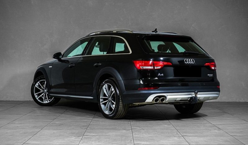 
								Audi A4 allroad 190HP/PANO full									