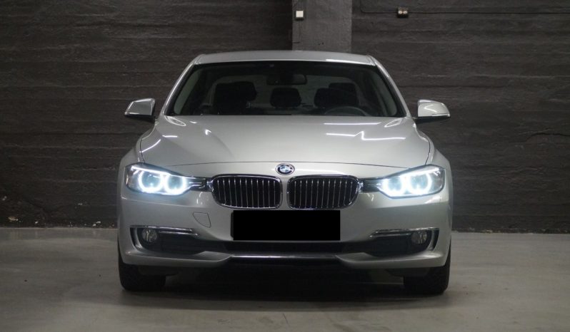 
								BMW Série 3- 316D (2.0l-116hp)/Ligne de Luxe/CC/Navi/Keyless/PDC ++ full									