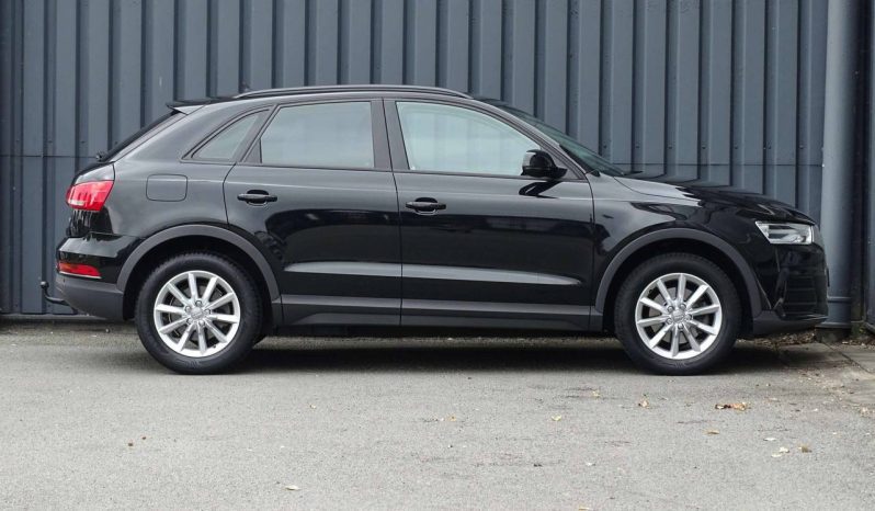 
								Audi Q3 1.4 TFSI full									