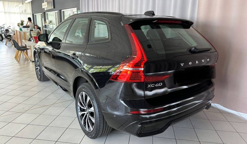 
								Volvo XC60 Dark Plus full									