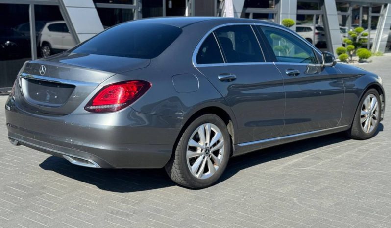 
								Mercedes-Benz C 200 d full									