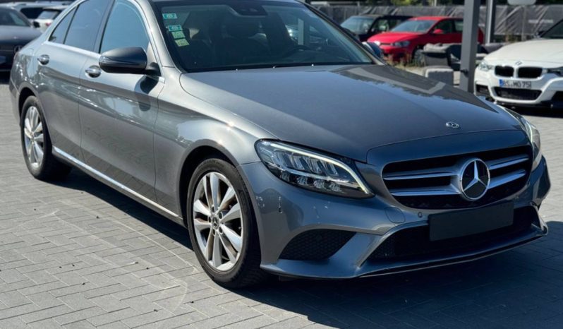 
								Mercedes-Benz C 200 d full									