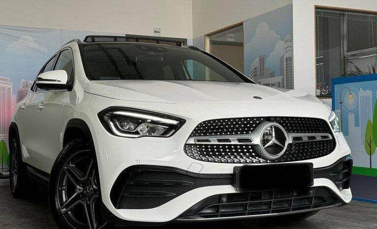 
								Mercedes-Benz GLA 200d full									