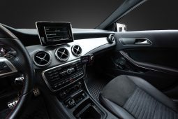 
										Mercedes-Benz GLA 220d 4-Matic full									