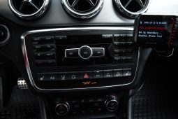 
										Mercedes-Benz GLA 220d 4-Matic full									