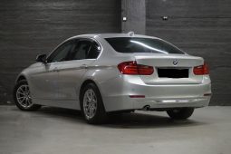 
										BMW Série 3- 316D (2.0l-116hp)/Ligne de Luxe/CC/Navi/Keyless/PDC ++ full									