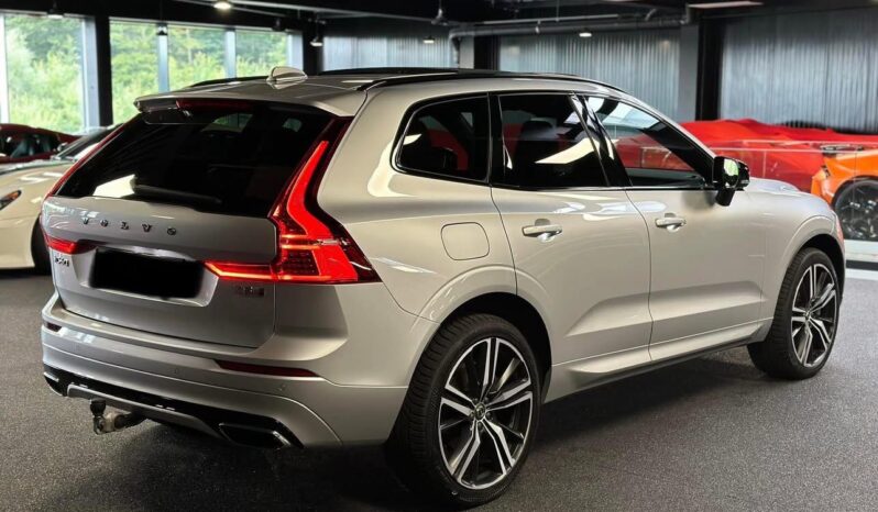 
								Volvo XC60 T8 Twin Engine R Design full									